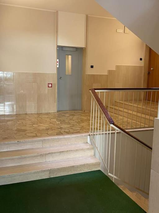 10Min From Center, 3 Bedroom Apartment With Balcony トレント エクステリア 写真