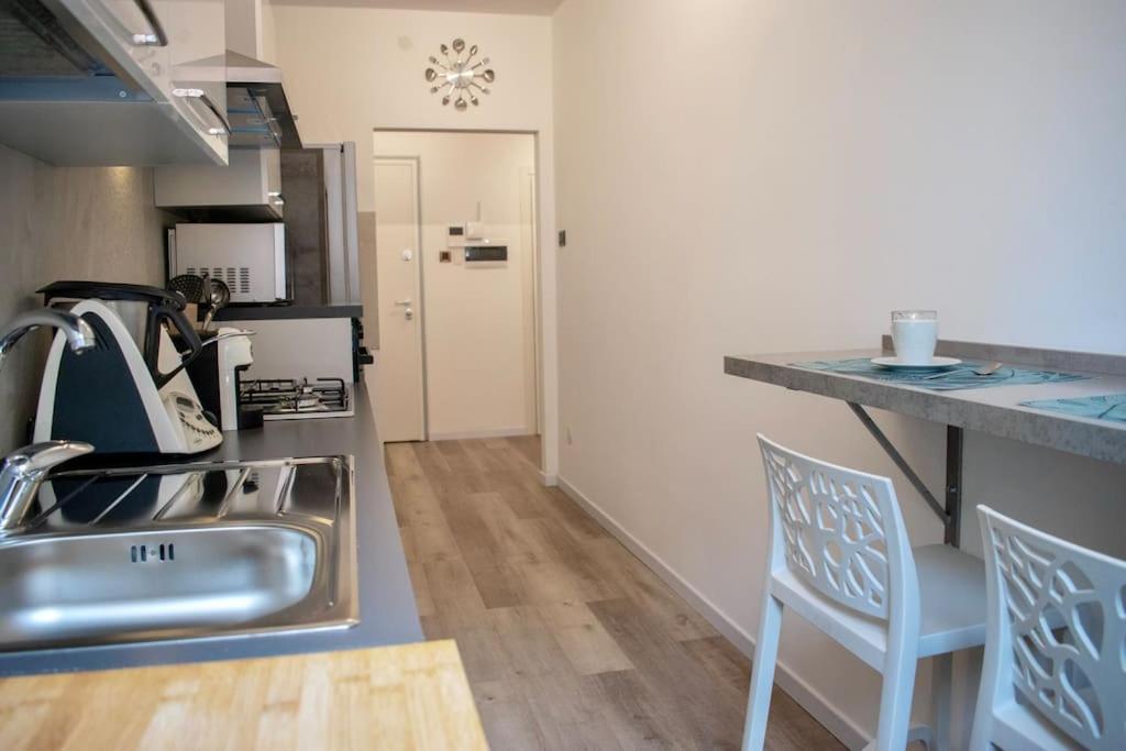 10Min From Center, 3 Bedroom Apartment With Balcony トレント エクステリア 写真